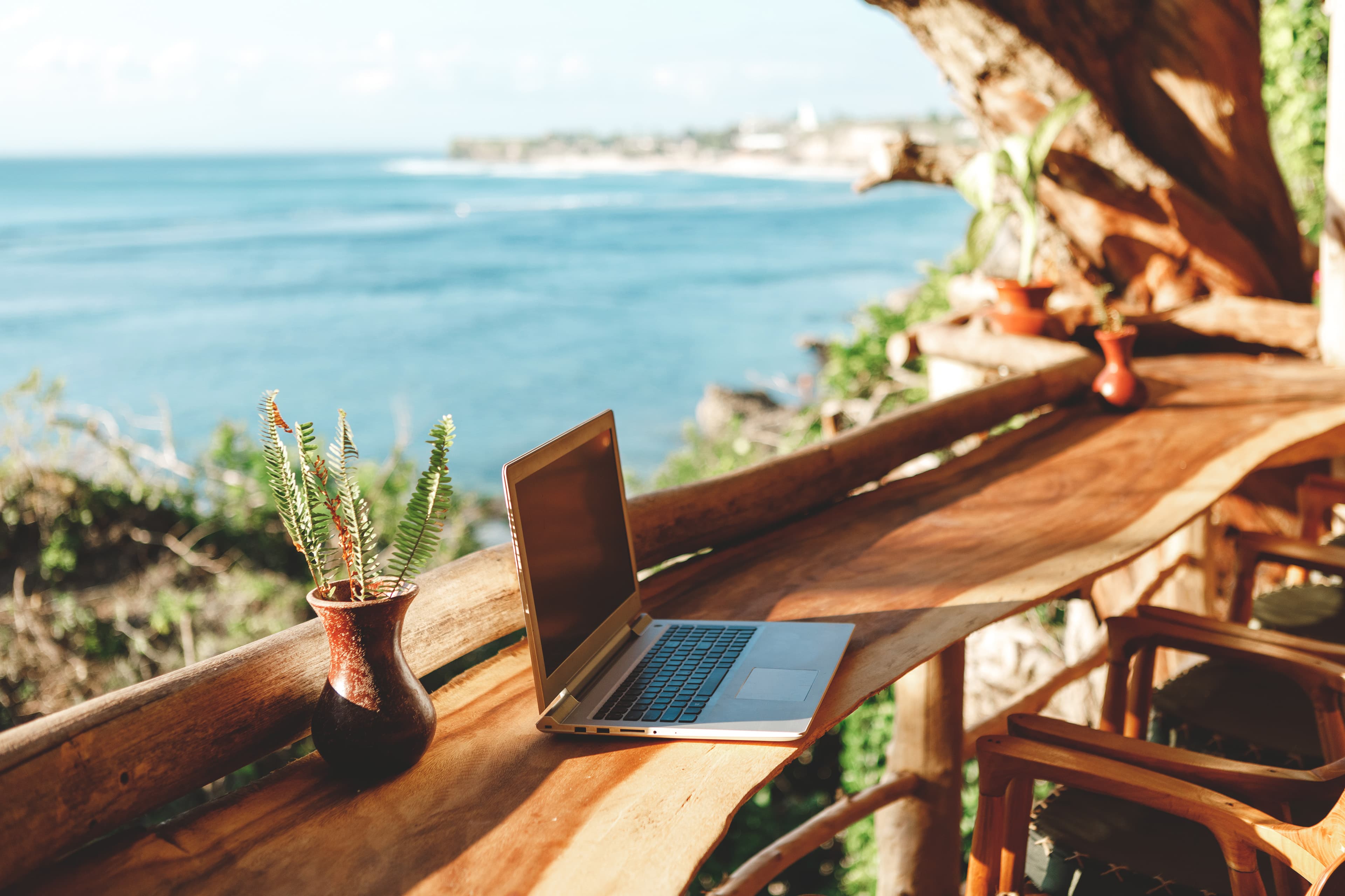 Home office ze zahraničí